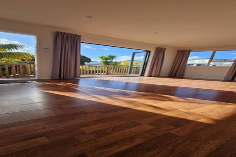 Photo of property in 2/25 Moire Road, Massey, Auckland, 0614