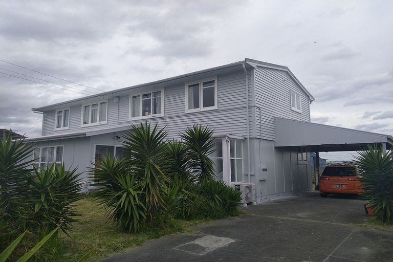 Photo of property in 26-28 Matipo Street, Castlecliff, Whanganui, 4501