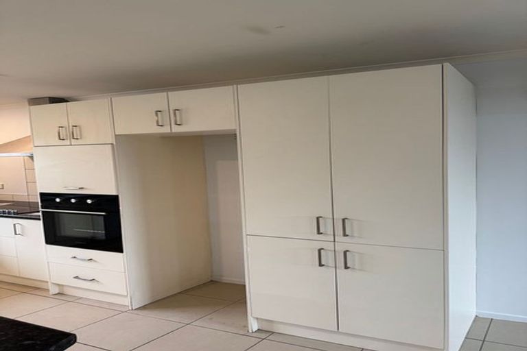 Photo of property in 41 Breaker Grove, Waiuku, 2123