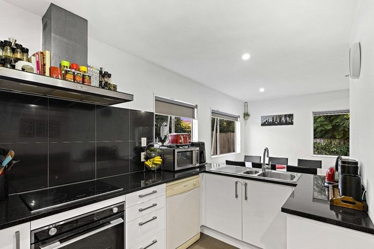 Photo of property in 8/45a Swanson Road, Henderson, Auckland, 0610