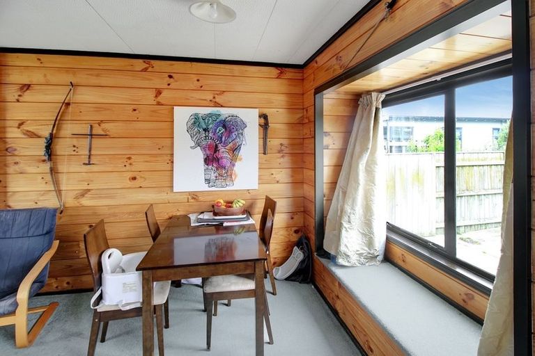 Photo of property in 8a Ngaire Street, Longburn, Palmerston North, 4412