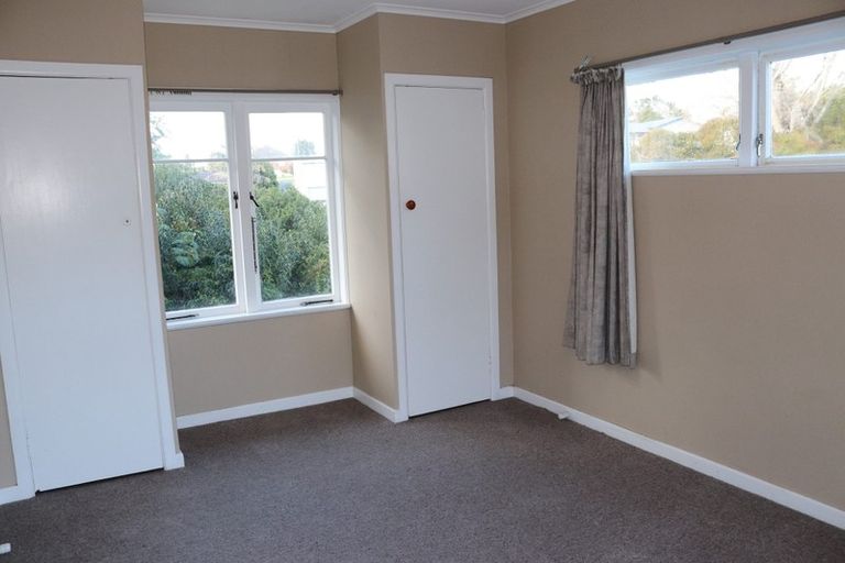 Photo of property in 27 Glenfern Road, Mellons Bay, Auckland, 2014