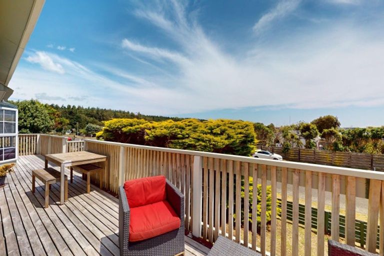 Photo of property in 40 Kahukura Avenue, Waitarere Beach, Levin, 5510