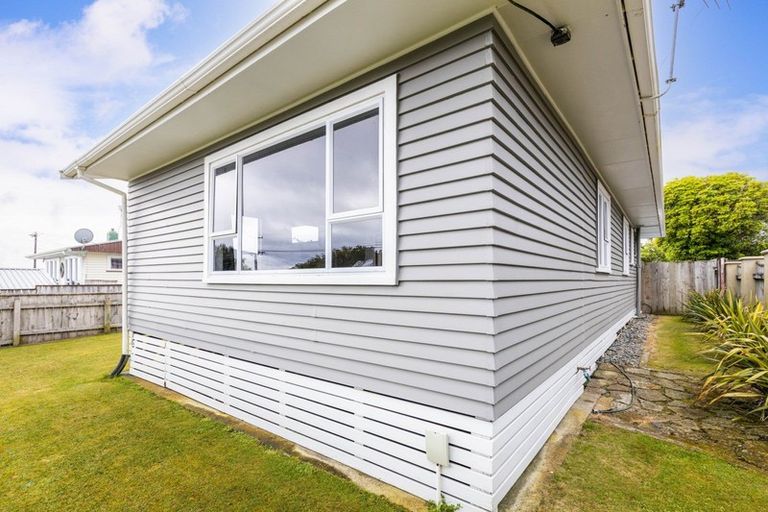 Photo of property in 327 Frankley Road, Ferndale, New Plymouth, 4310