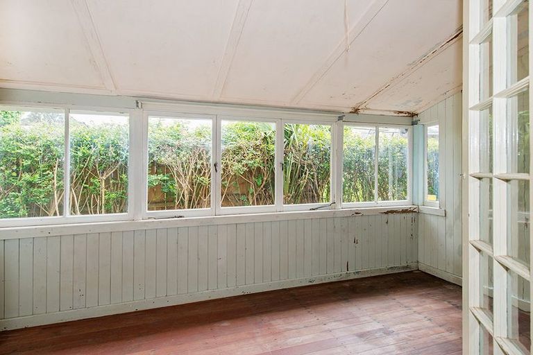 Photo of property in 24 Hinemoa Street, Birkenhead, Auckland, 0626