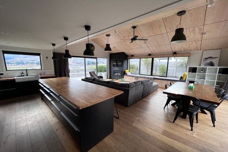Photo of property in 28 Myles Way, Lower Shotover, Queenstown, 9304