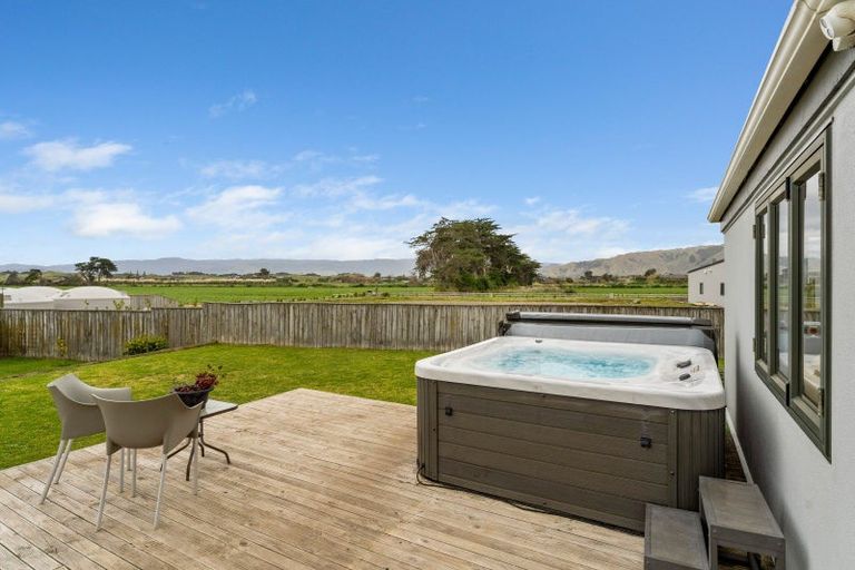 Photo of property in 10 Brendon Drive, Te Horo Beach, Otaki, 5581