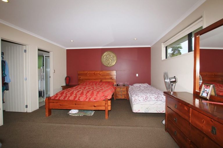 Photo of property in 3 Ohau Court, Fairview Heights, Auckland, 0632
