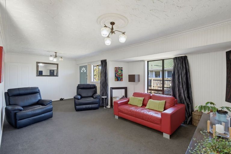 Photo of property in 42 Daniels Road, Redwood, Christchurch, 8051