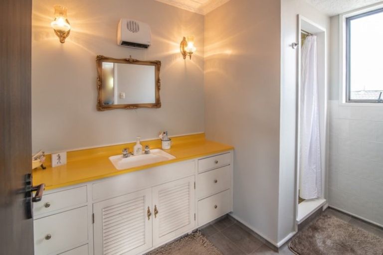 Photo of property in 10 Ruddenklau Lane, Bishopdale, Christchurch, 8053