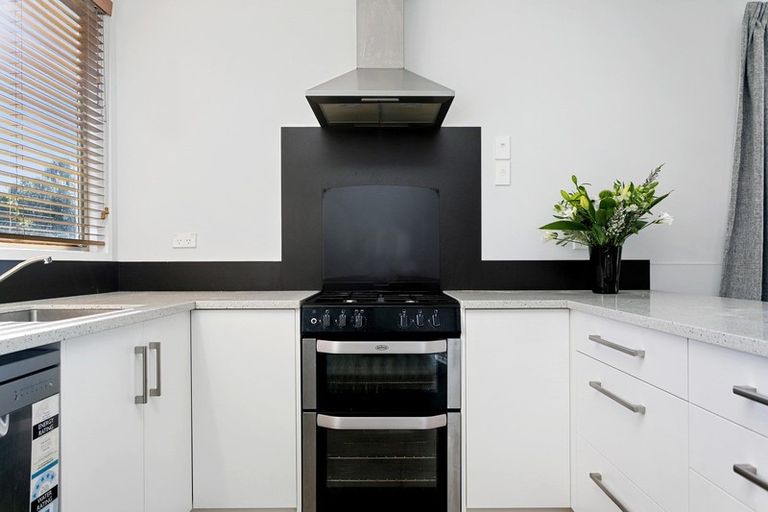 Photo of property in 11 Besley Place, Acacia Bay, Taupo, 3330