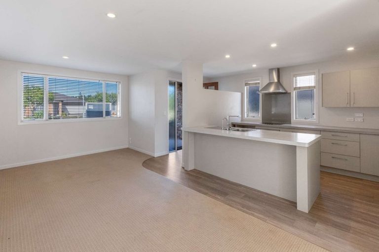 Photo of property in 28 Scoria Close, Pyes Pa, Tauranga, 3112