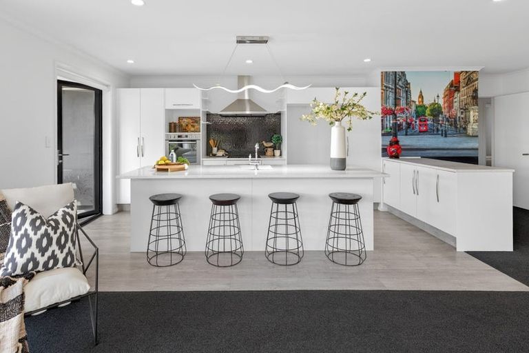 Photo of property in 52 Carrington Drive, Papamoa Beach, Papamoa, 3118