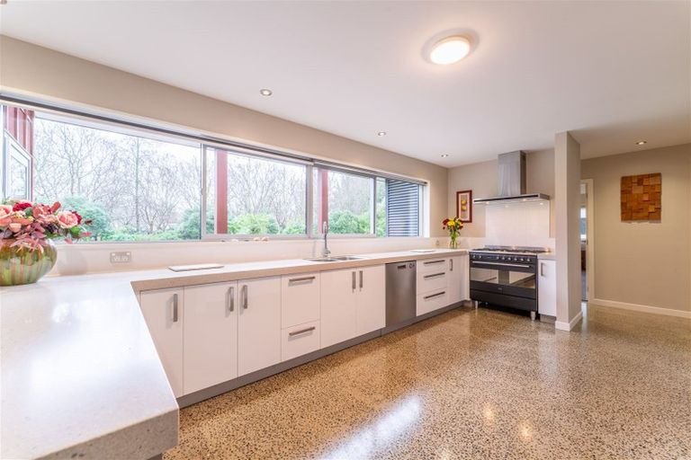 Photo of property in 95 Main Road North, Geraldine, 7930