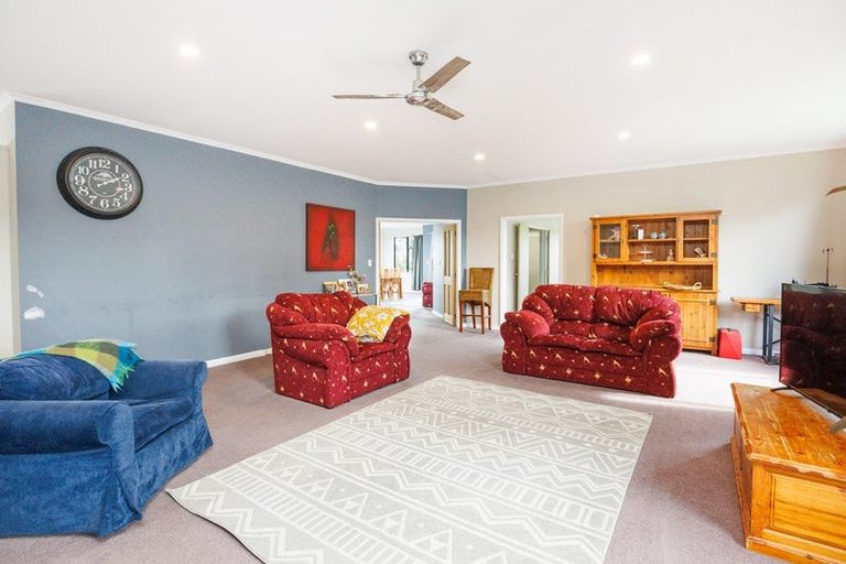 Photo of property in 12a Heatherlea Heights, Feilding, 4702