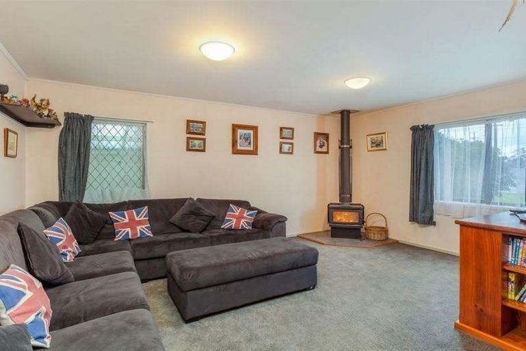 Photo of property in 569 Swanson Road, Ranui, Auckland, 0612
