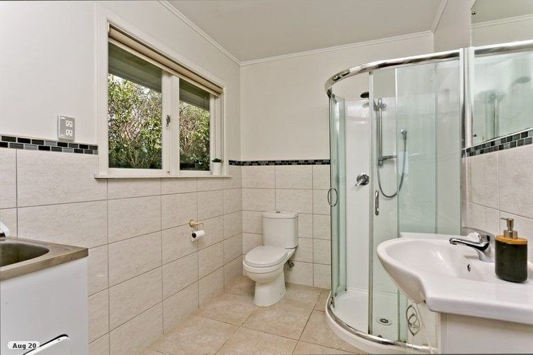 Photo of property in 8 Speedy Crescent, Hillcrest, Auckland, 0627