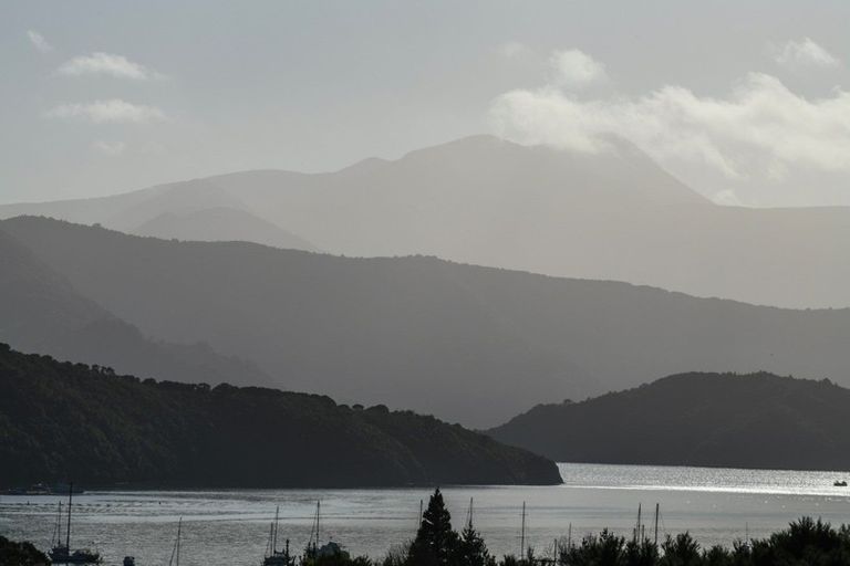 Photo of property in 9 Matai Place, Waikawa, Picton, 7220