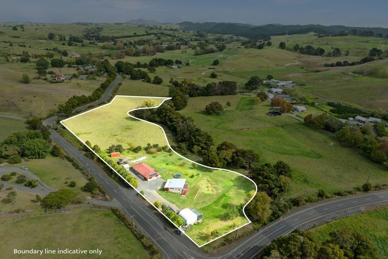 Photo of property in 6 Tavinor Road, Otaika, Whangarei, 0170