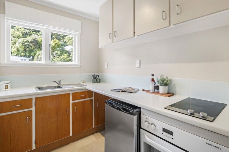 Photo of property in 107-109 Muritai Road, Eastbourne, Lower Hutt, 5013