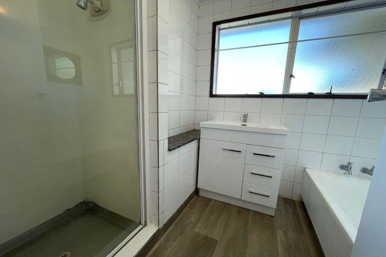 Photo of property in 9 Joshua Place, Weymouth, Auckland, 2103