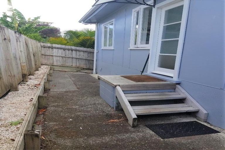 Photo of property in 1/10 Blease Street, New Lynn, Auckland, 0600