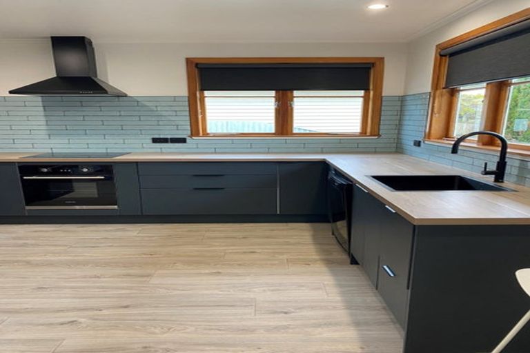 Photo of property in 22 Peters Avenue, Cloverlea, Palmerston North, 4412