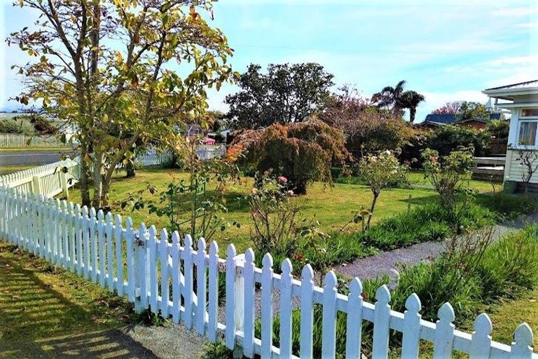 Photo of property in 11 Darlington Street, Ngatea, 3503