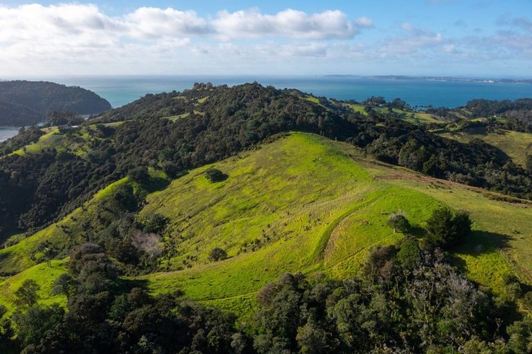Photo of property in 159 Weranui Road, Waiwera, Orewa, 0994