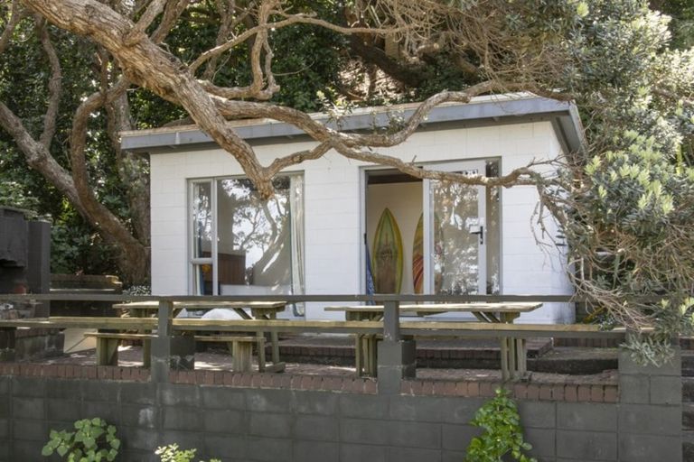 Photo of property in 65 Marine Parade North, Piha, 0772