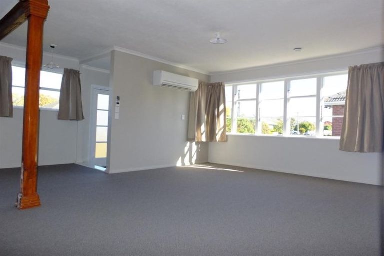 Photo of property in 17 Dunarnan Street, Avonside, Christchurch, 8061