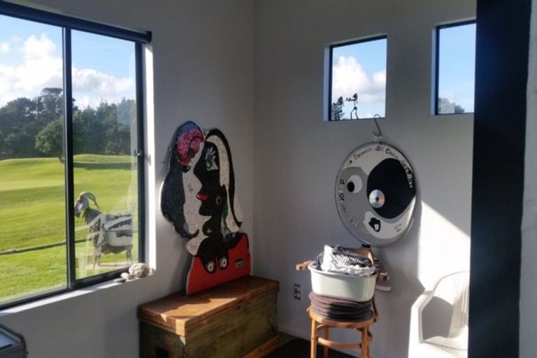 Photo of property in 21 Golf Vue Place, Castlecliff, Whanganui, 4501