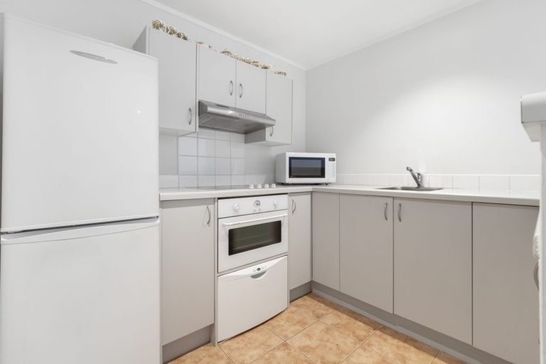 Photo of property in 19a/30 Westward Ho, Glen Eden, Auckland, 0602