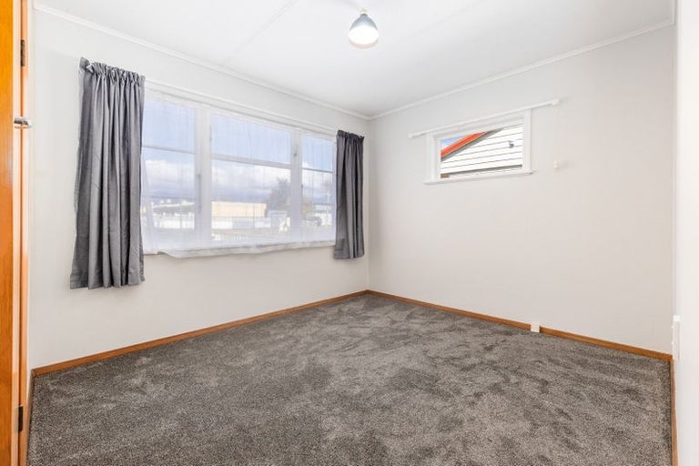 Photo of property in 11 Bartholomew Road, Levin, 5510