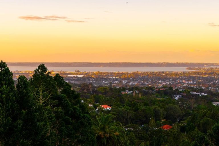 Photo of property in 42 Rangiwai Road, Titirangi, Auckland, 0604