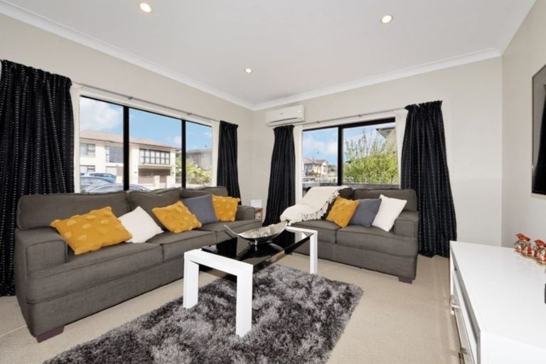 Photo of property in 29 Midhurst Avenue, Henderson, Auckland, 0612