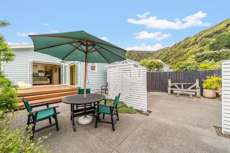Photo of property in 13 Hinau Street, Eastbourne, Lower Hutt, 5013