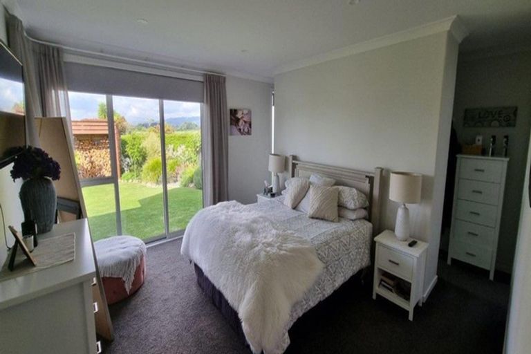 Photo of property in 9 Waipuna Grove, Levin, 5571