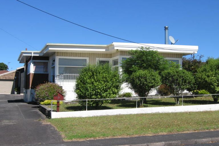 Photo of property in 1/9 Kokiri Street, Te Atatu South, Auckland, 0610