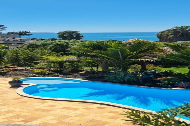 Photo of property in 43 Sharon Road, Waiake, Auckland, 0630