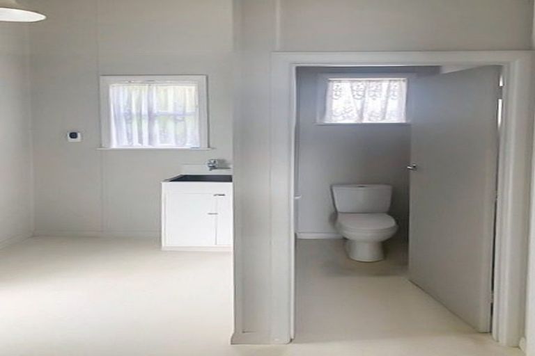 Photo of property in 21 Bell Street, Marton, 4710