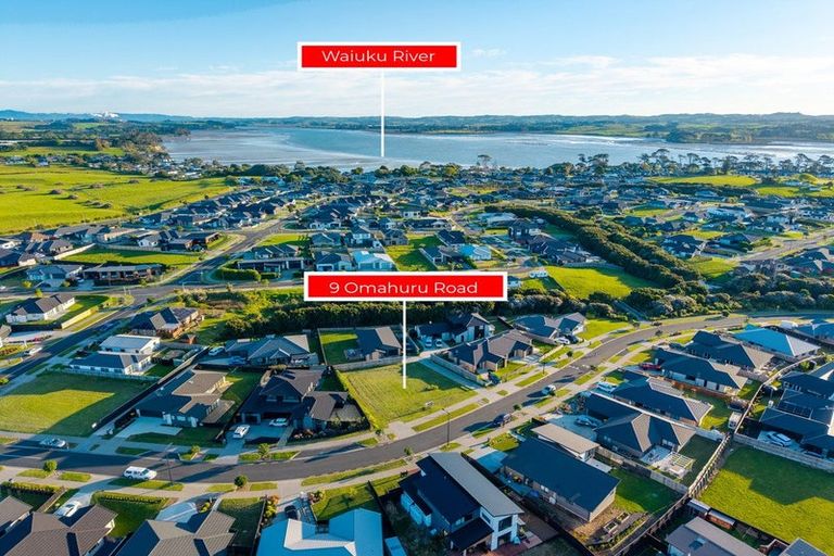 Photo of property in 9 Omahuru Road, Glenbrook, 2681