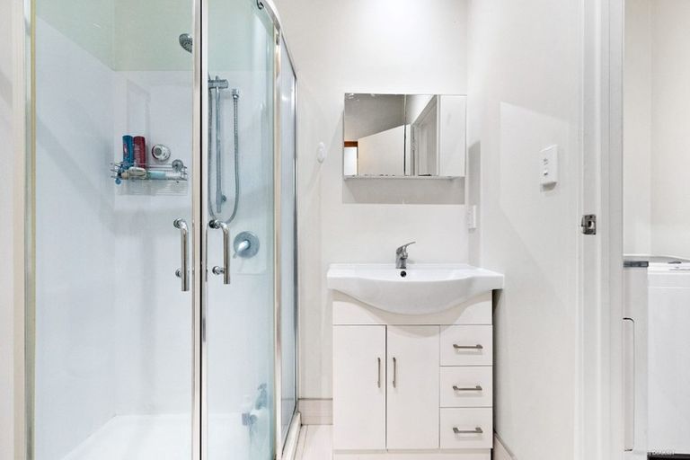 Photo of property in 3/5 Camden Road, Sandringham, Auckland, 1025