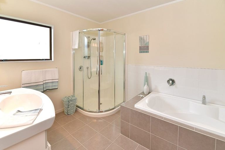 Photo of property in 220 Anderson Road, Helensville, 0875