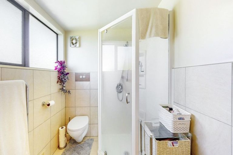 Photo of property in 8 Ranikhet Way, Khandallah, Wellington, 6035