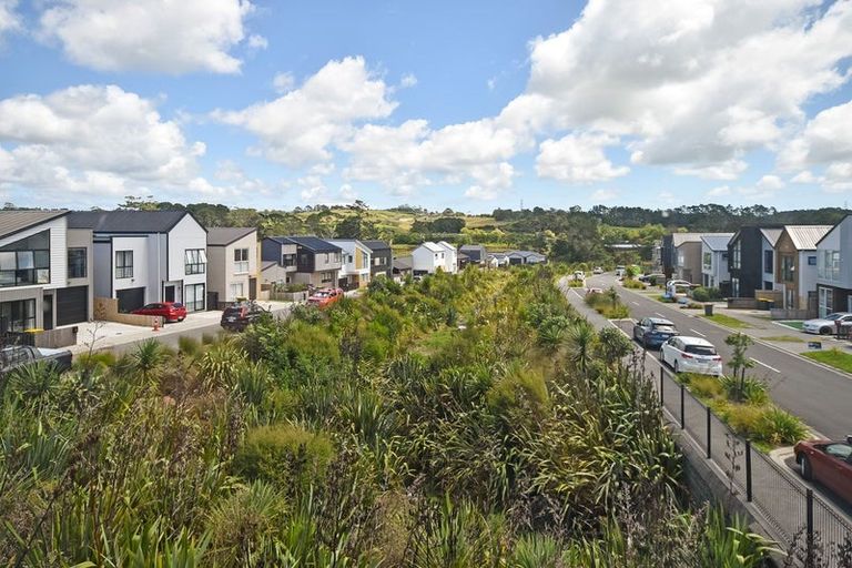 Photo of property in 120 Waekahu Road, Westgate, Auckland, 0814
