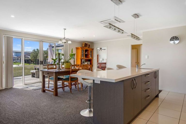 Photo of property in 10 Selliera Place, Papamoa Beach, Papamoa, 3118