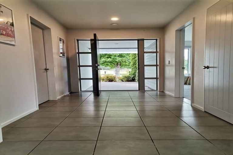 Photo of property in 82 Hakatere Road, Pegasus, 7612