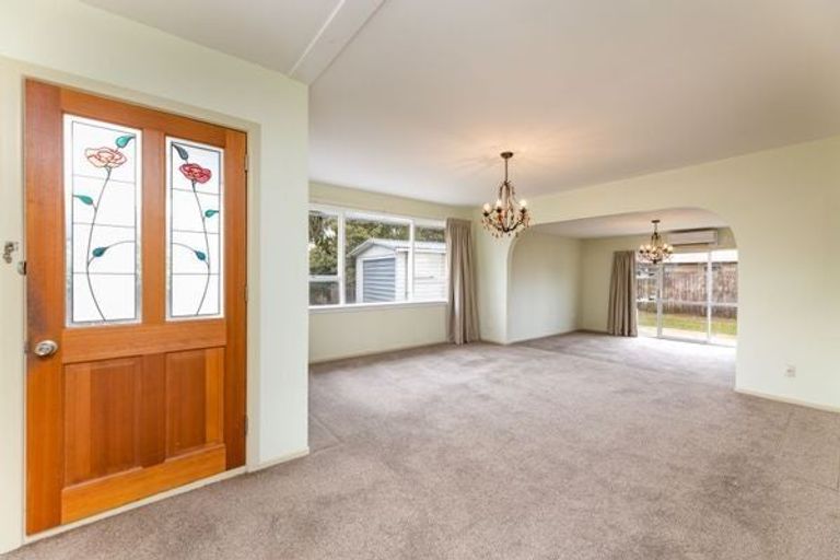 Photo of property in 32 Woodgrove Avenue, North New Brighton, Christchurch, 8083