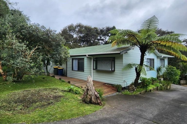 Photo of property in 126 Laingholm Drive, Laingholm, Auckland, 0604